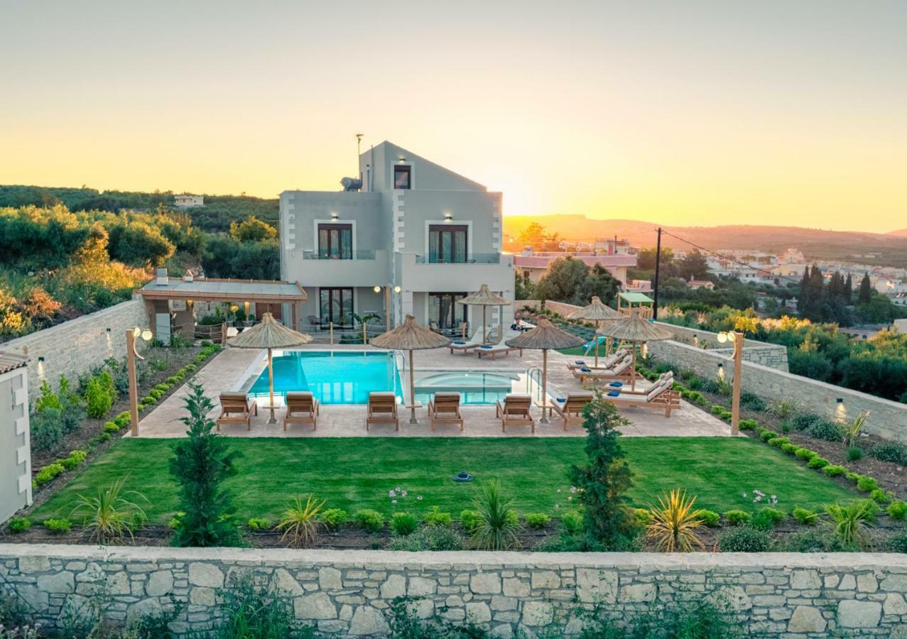 Ivoni Villa, An Iconic Summer Retreat, By Thinkvilla Perama  Exteriér fotografie