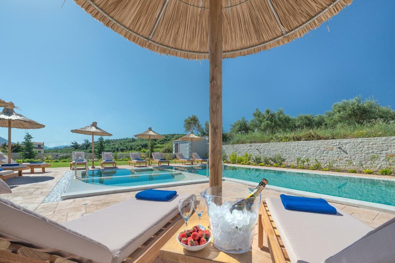 Ivoni Villa, An Iconic Summer Retreat, By Thinkvilla Perama  Exteriér fotografie