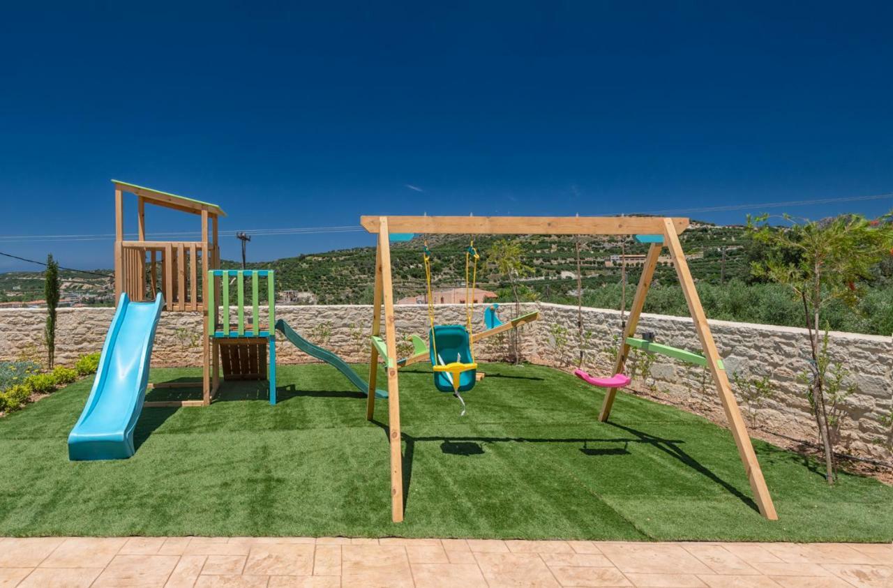 Ivoni Villa, An Iconic Summer Retreat, By Thinkvilla Perama  Exteriér fotografie